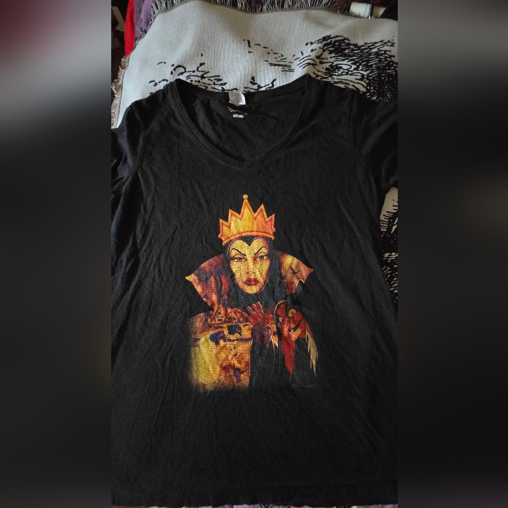 Disney Snow White and the Seven Dwarfs Evil Queen shirt